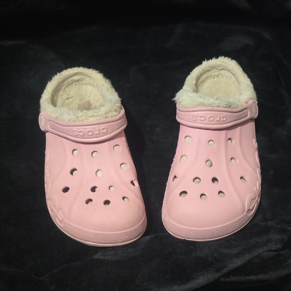 CROCS Plush-Lined Clog in Pale Pink